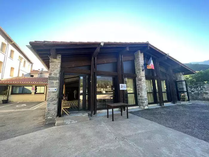 Remplacement de l'ensemble des menuiseries de la mairie de Fuilla 